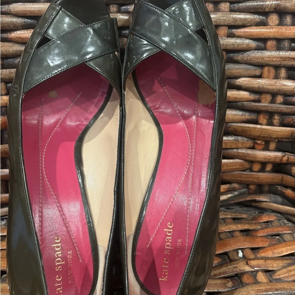 Kate Spade Dark Green Peep-Toe Heels in size 9.5 Made in Italy